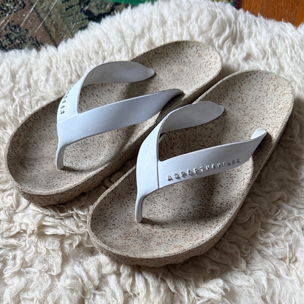 ASPORTUGUESAS White Strap Cork-Look Platform Flip Flops